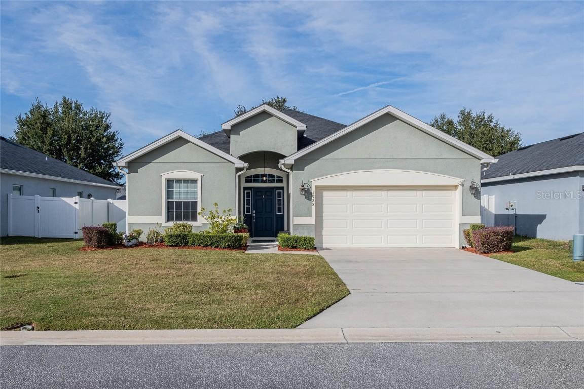 1925 Danes Ct., Lakeland, FL 33810