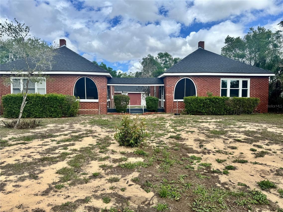 425 E Sessoms Ave., Lake Wales, FL 33853