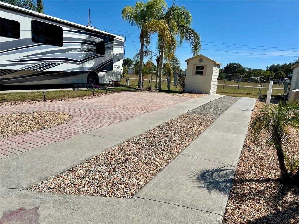 2920 Fairway Dr., Bowling Green, FL 33834