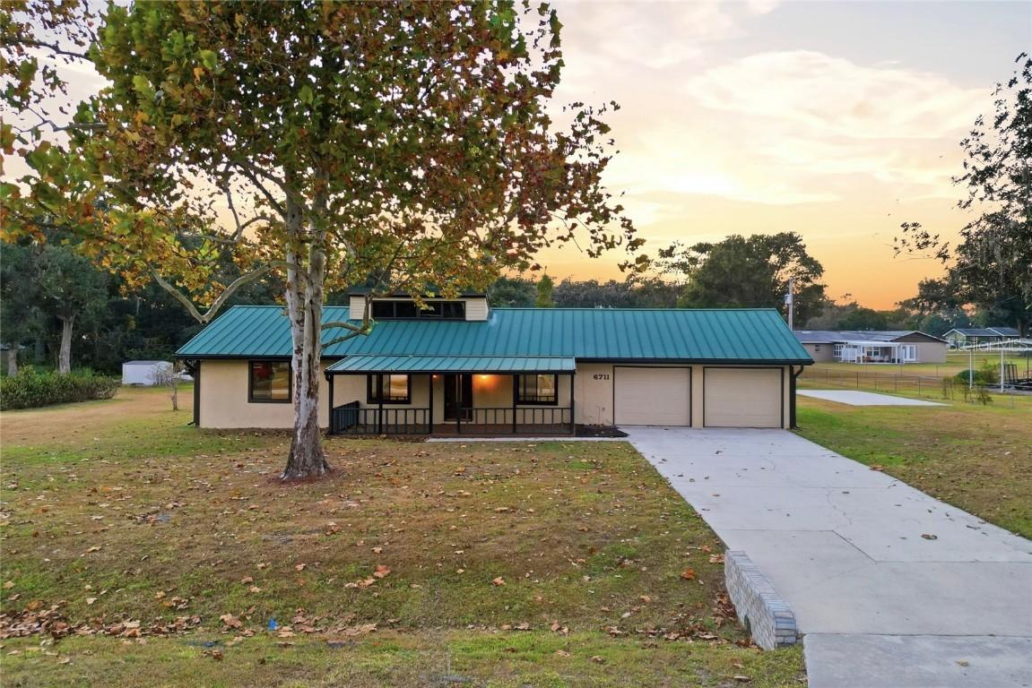 6711 Newman Cir., Lakeland, FL 33811