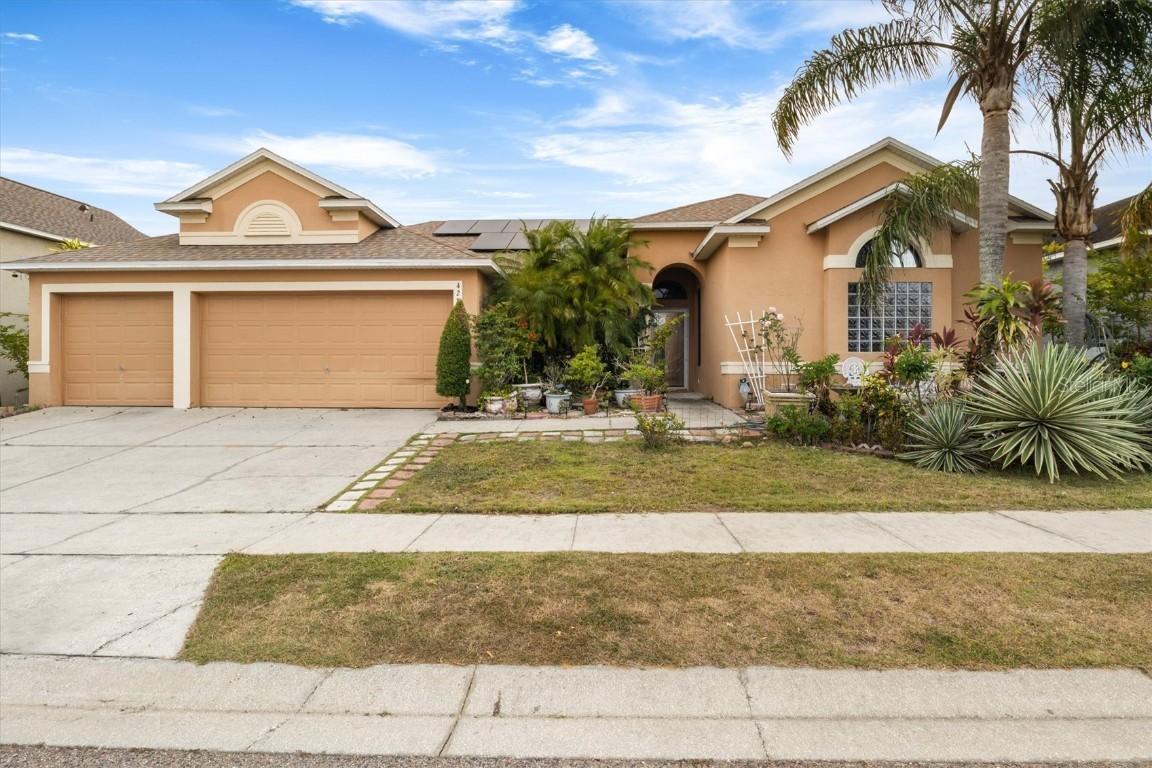 428 Coventry Rd., Davenport, FL 33897