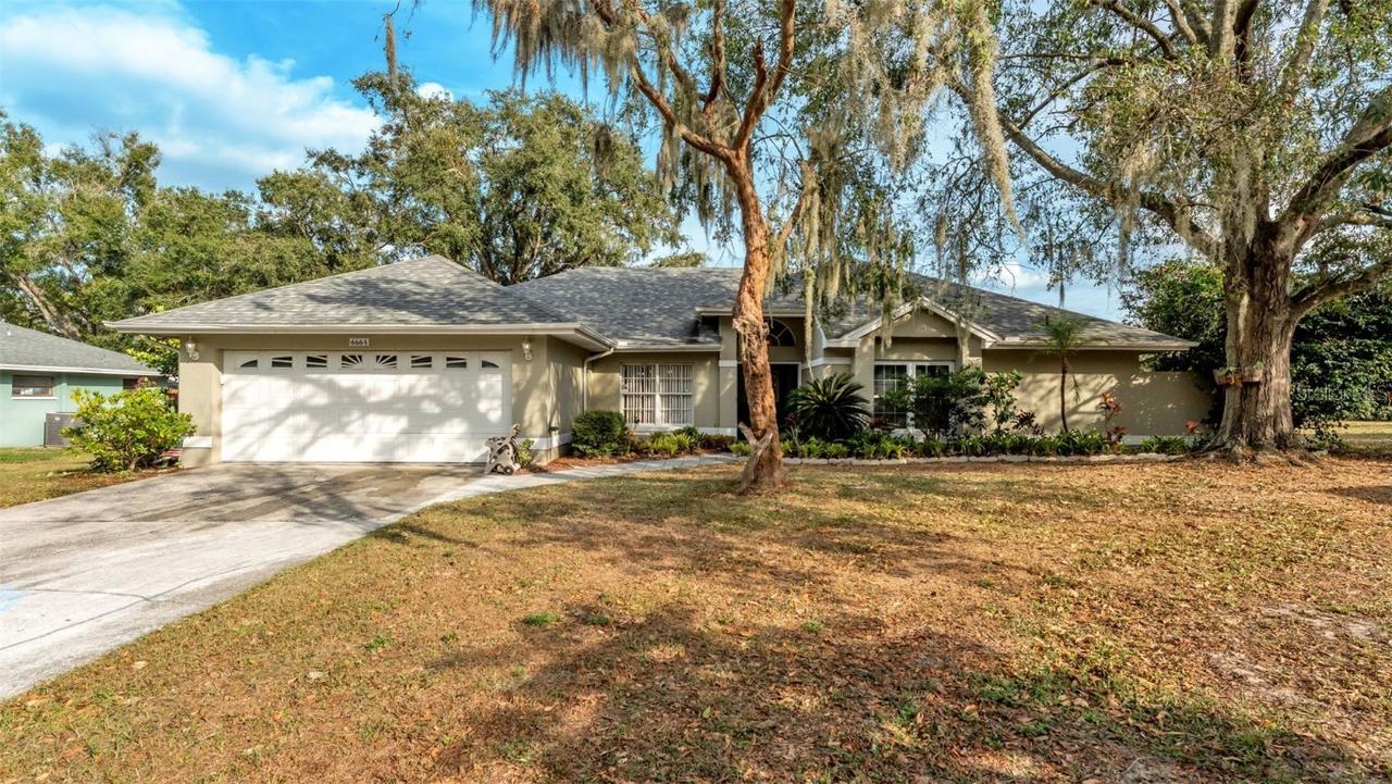6664 Chadron Ct., Lakeland, FL 33813