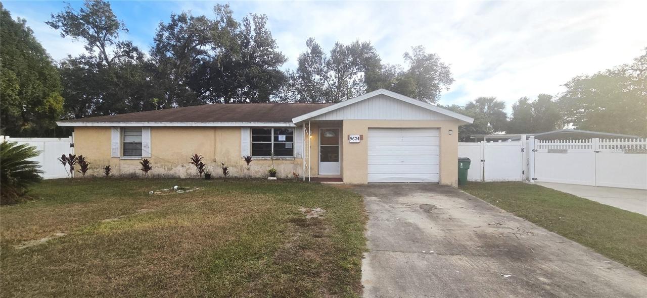5624 Mccoy Ct., Zephyrhills, FL 33542