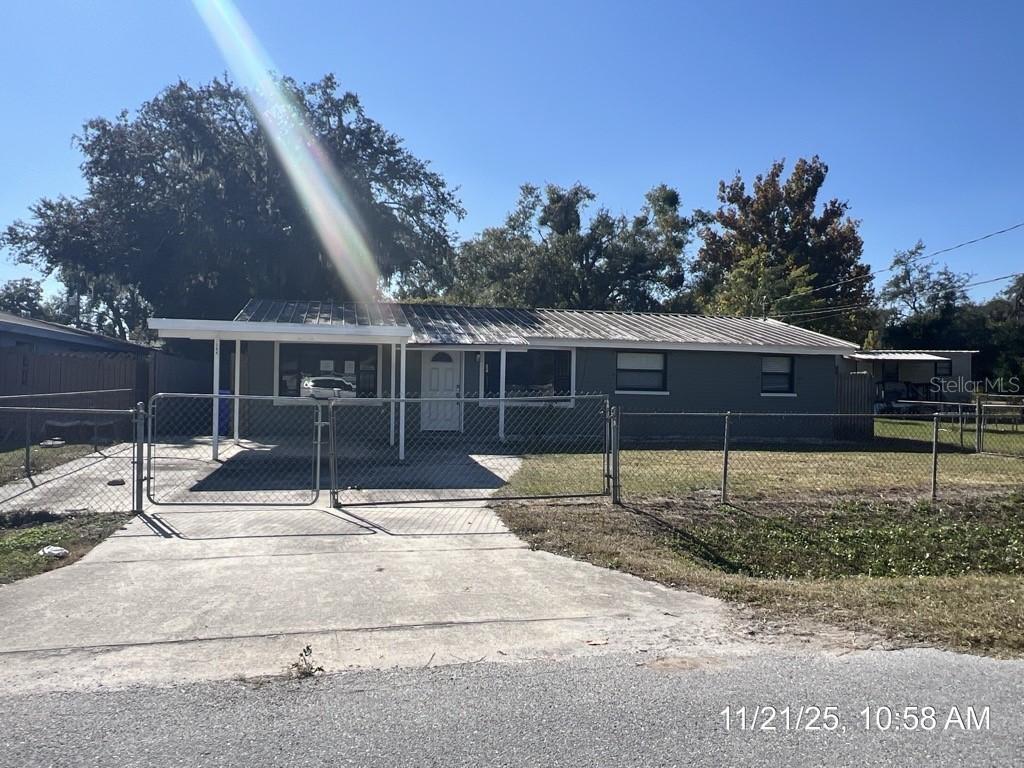 1304 Mayflower Dr., Lakeland, FL 33810