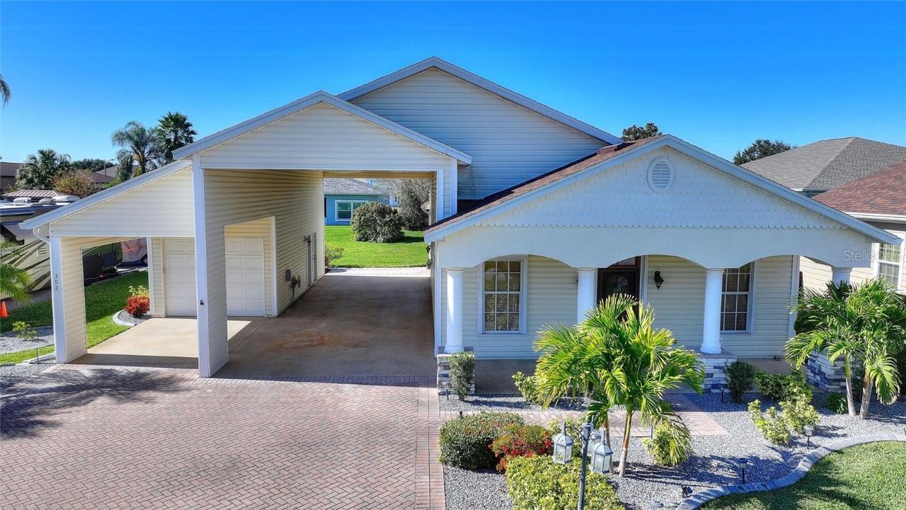 392 Motorcoach Dr., Polk City, FL 33868