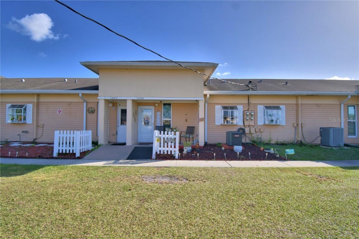 1205 Club Cir., Lakeshore, FL 33854