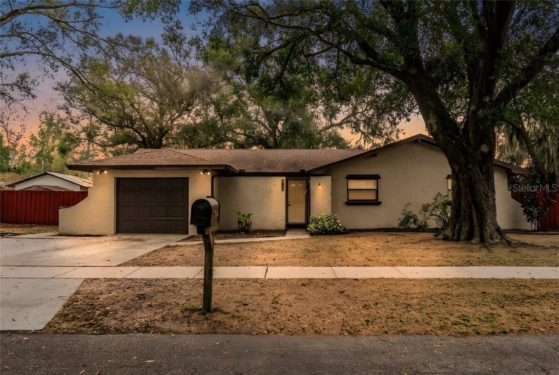 207 24th Ct., Winter Haven, FL 33880