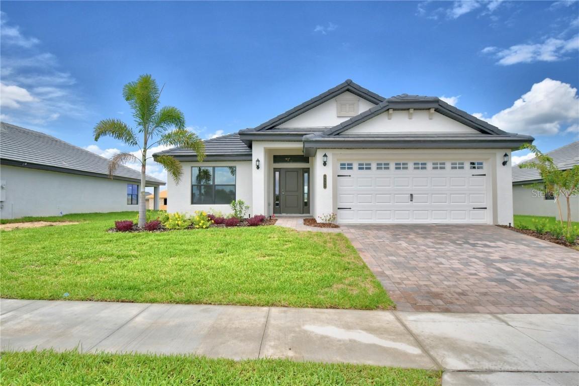 4651 Grandview Glen Dr., Auburndale, FL 33823