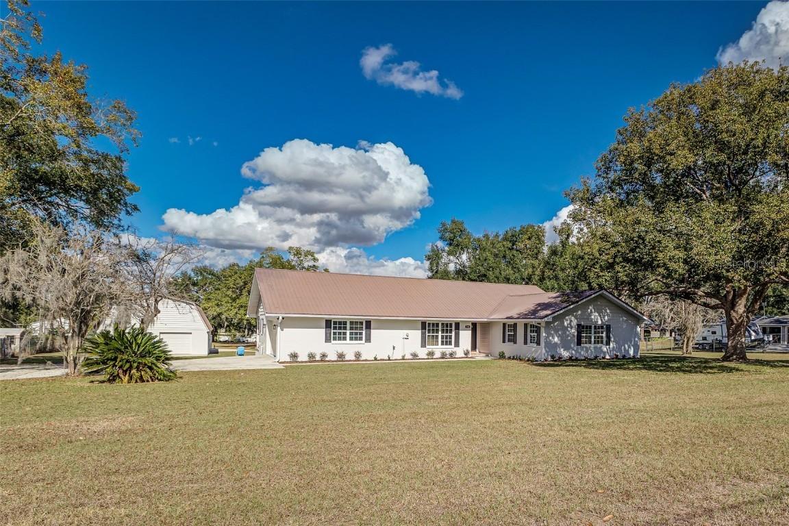 926 Meadowood Dr., Lakeland, FL 33809