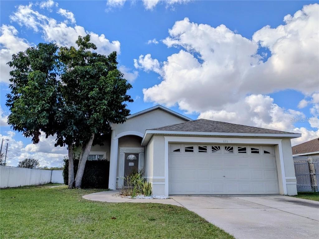 3215 Grand Pines Dr., Lakeland, FL 33810