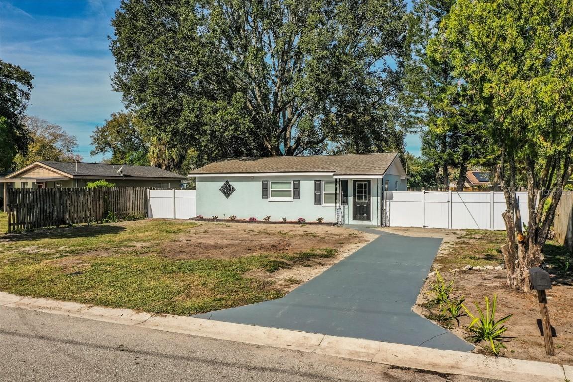 115 Flamingo Dr., Auburndale, FL 33823