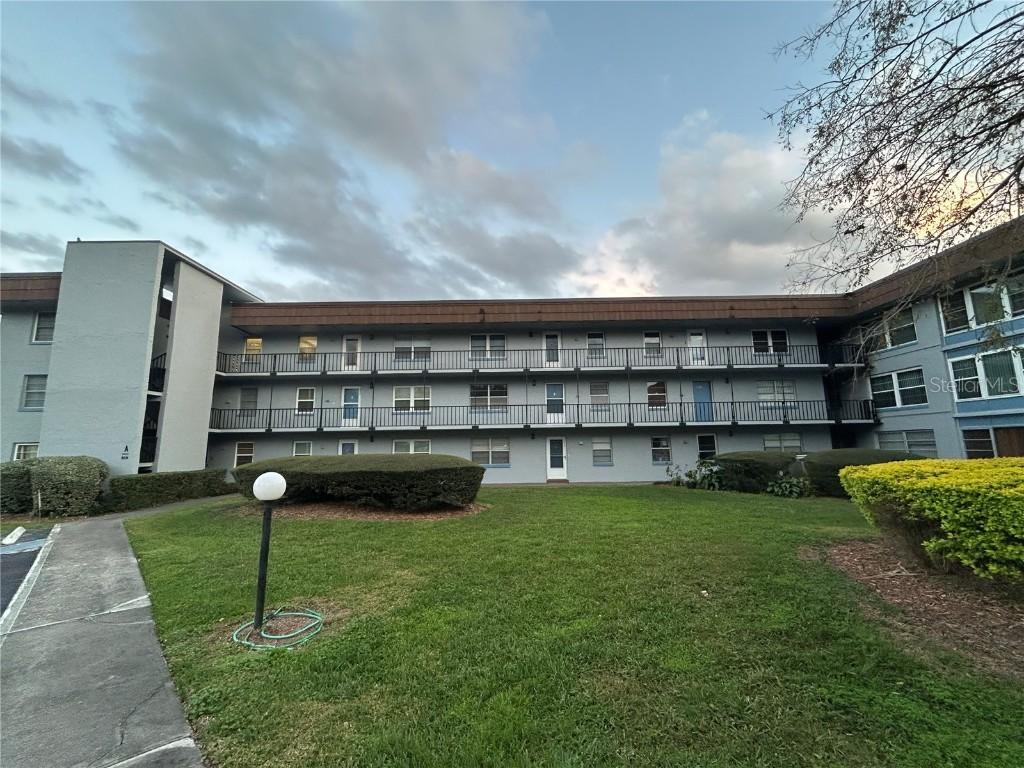 333 Lake Howard Dr. #202A, Winter Haven, FL 33880