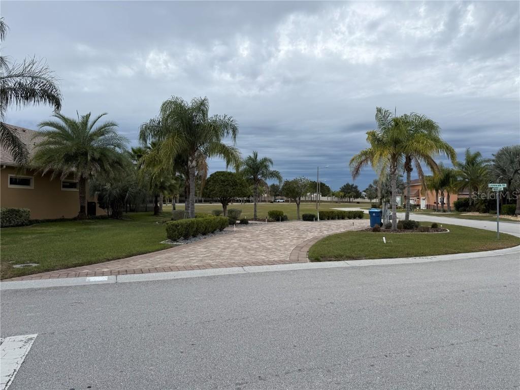 346 Nolane Ln., Polk City, FL 33868