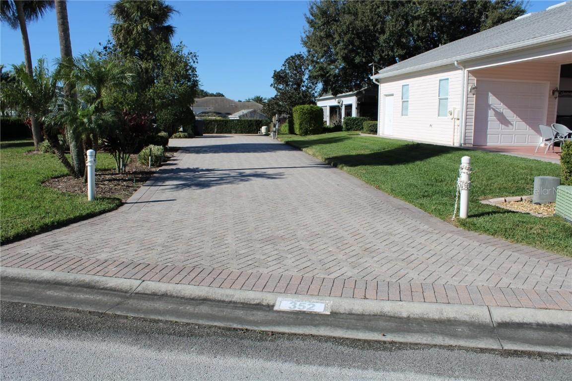 352 Travelers Dr., Polk City, FL 33868