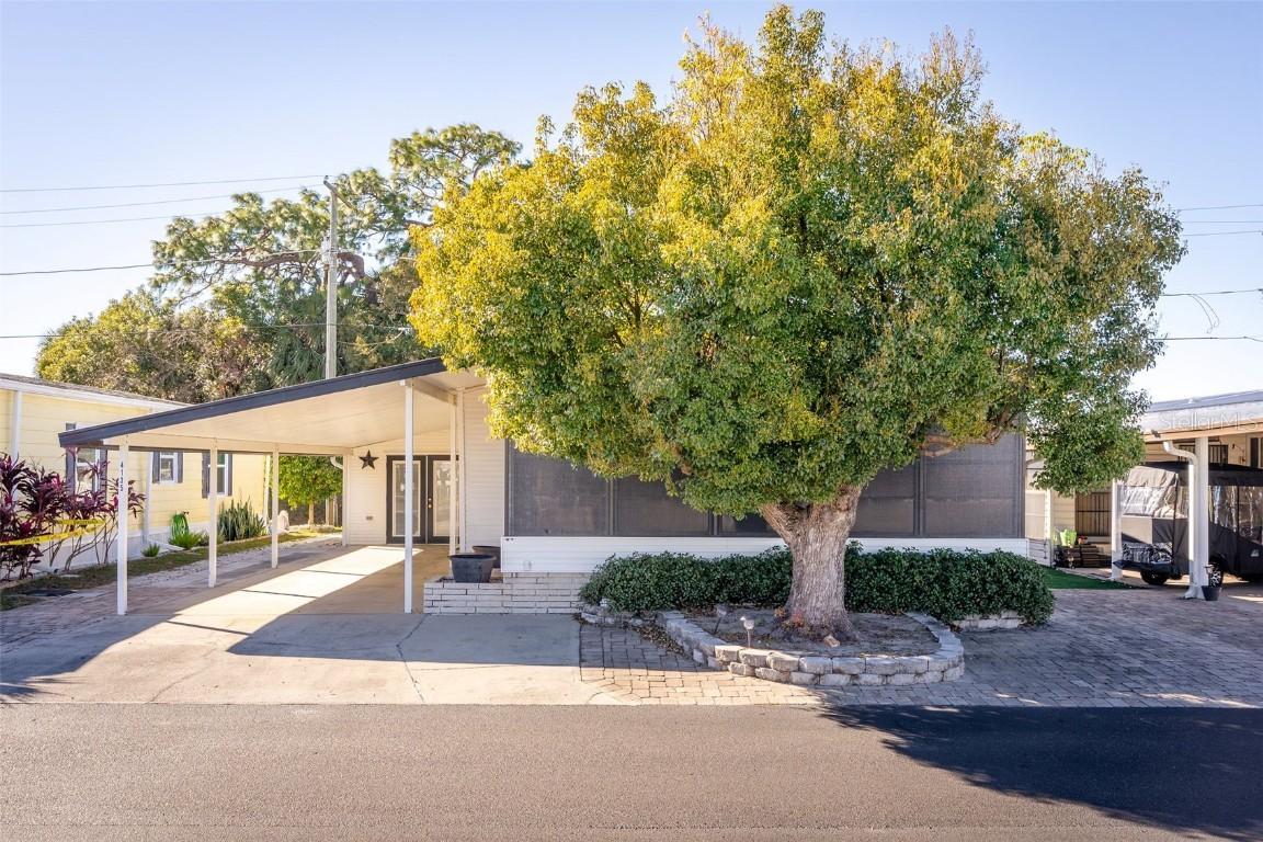 4135 Rolling Oaks Dr., Winter Haven, FL 33880