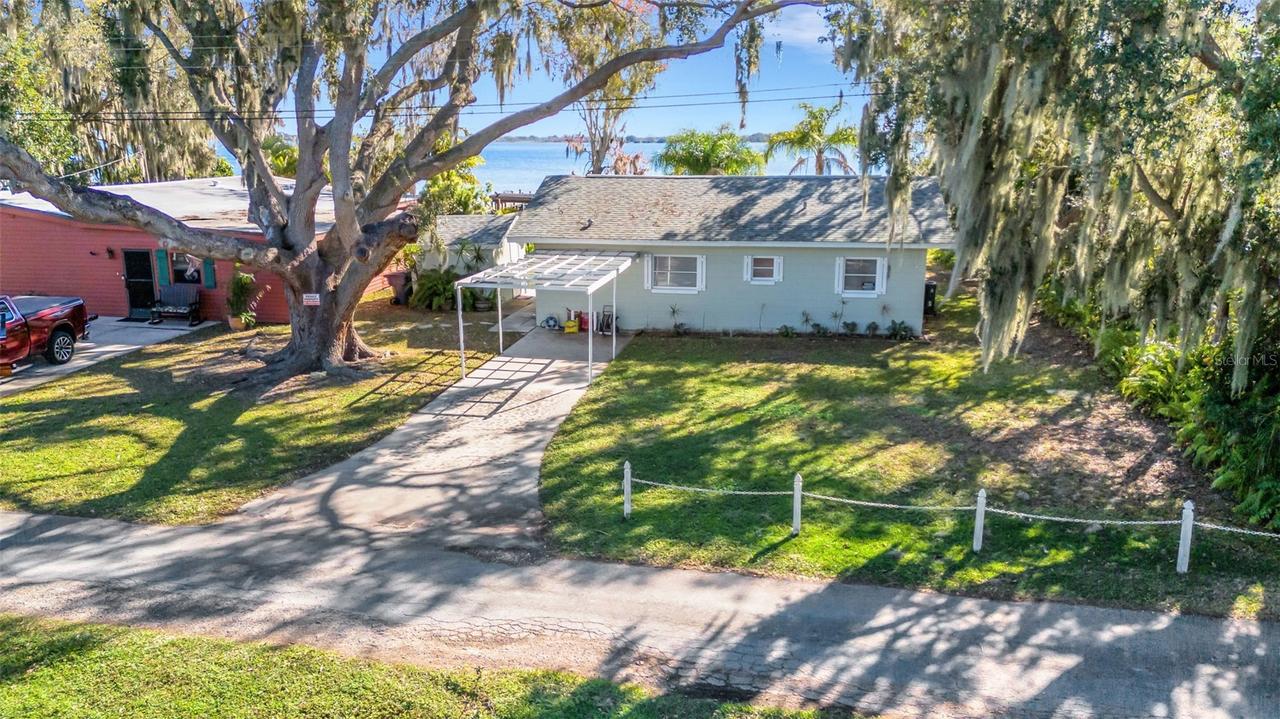 2354 Lakeview Dr., Haines City, FL 33844