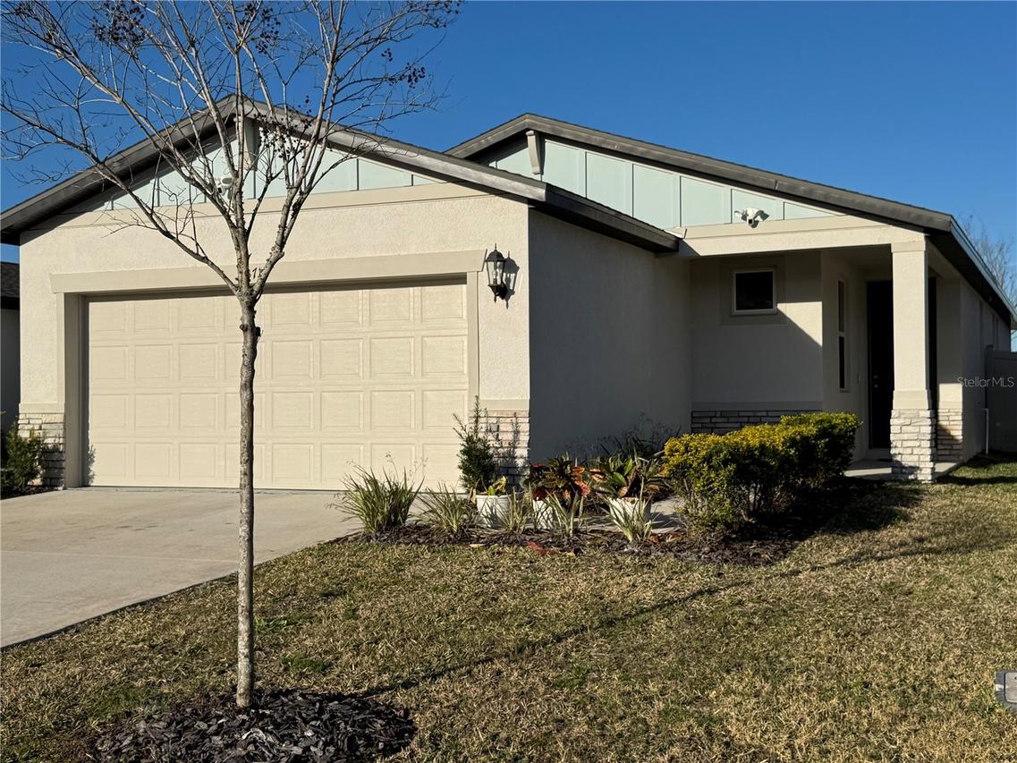 3719 Radiant Mountain Dr., Plant City, FL 33565