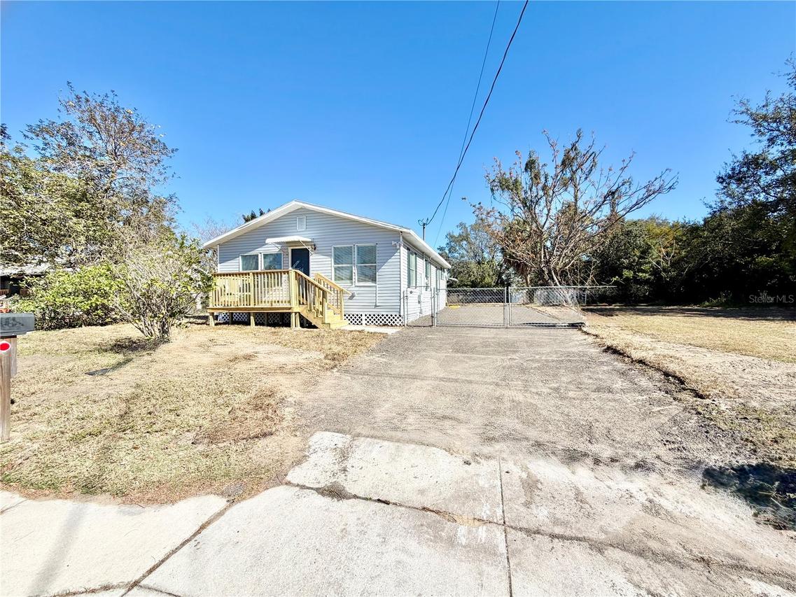 613 Main St., Auburndale, FL 33823