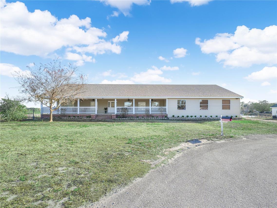 124 Pangola Dr., Winter Haven, FL 33880