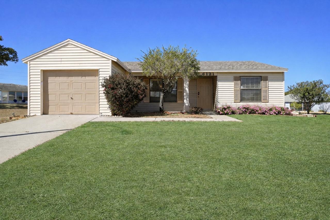 6121 Kittiwake Dr., Lakeland, FL 33809