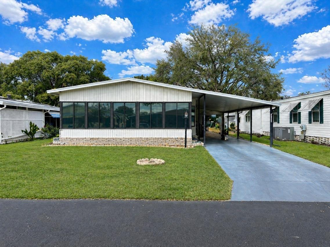 6081 Southern Oaks Dr., Winter Haven, FL 33884