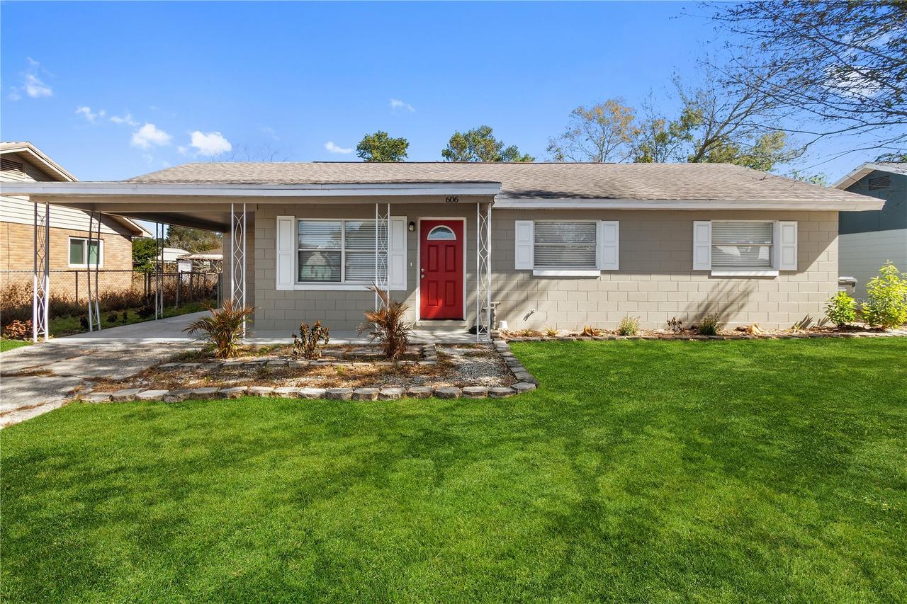 606 Holt Cir., Winter Haven, FL 33880