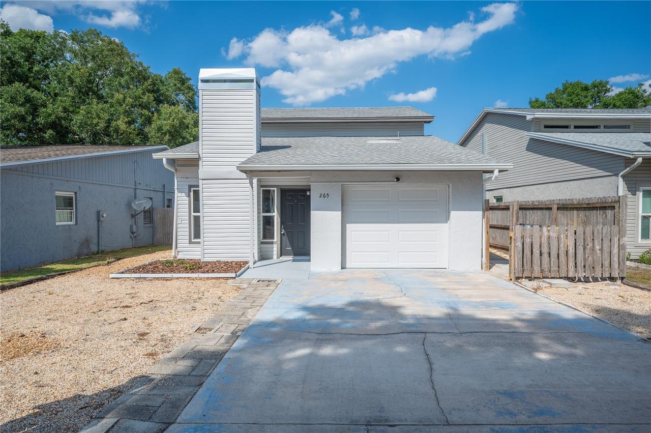 265 Lake Thomas Dr., Winter Haven, FL 33880
