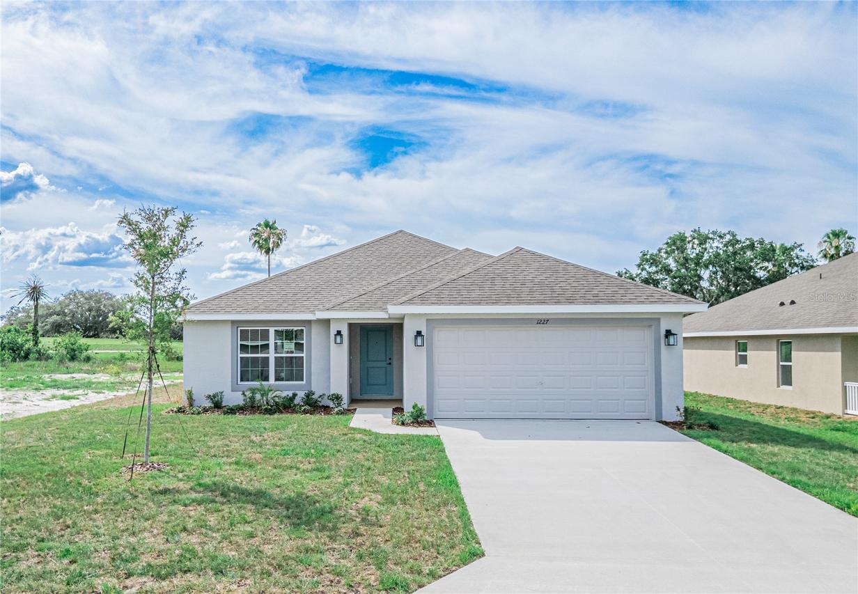 1227 Hickory Nut Dr., Lake Wales, FL 33898