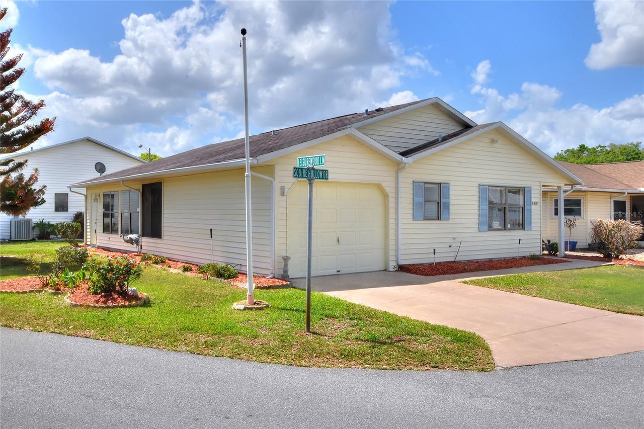 4861 Squire Hollow Dr, Lakeland, FL 33801