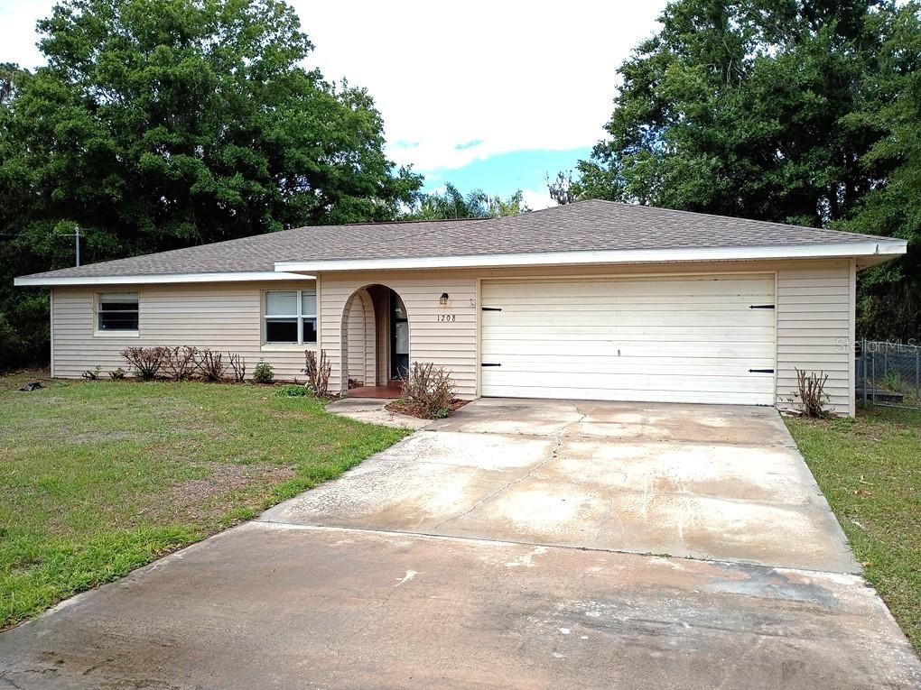 1208 S Canal Blvd., Sebring, FL 33870