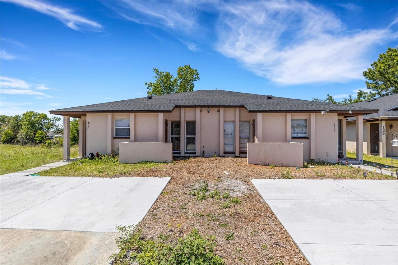 1053 / 1055 Captiva Point, Lakeland, FL 33801