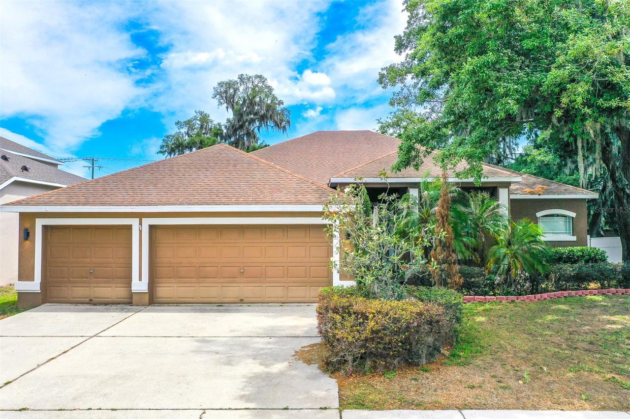 2539 Centennial Falcon Dr., Valrico, FL 33596