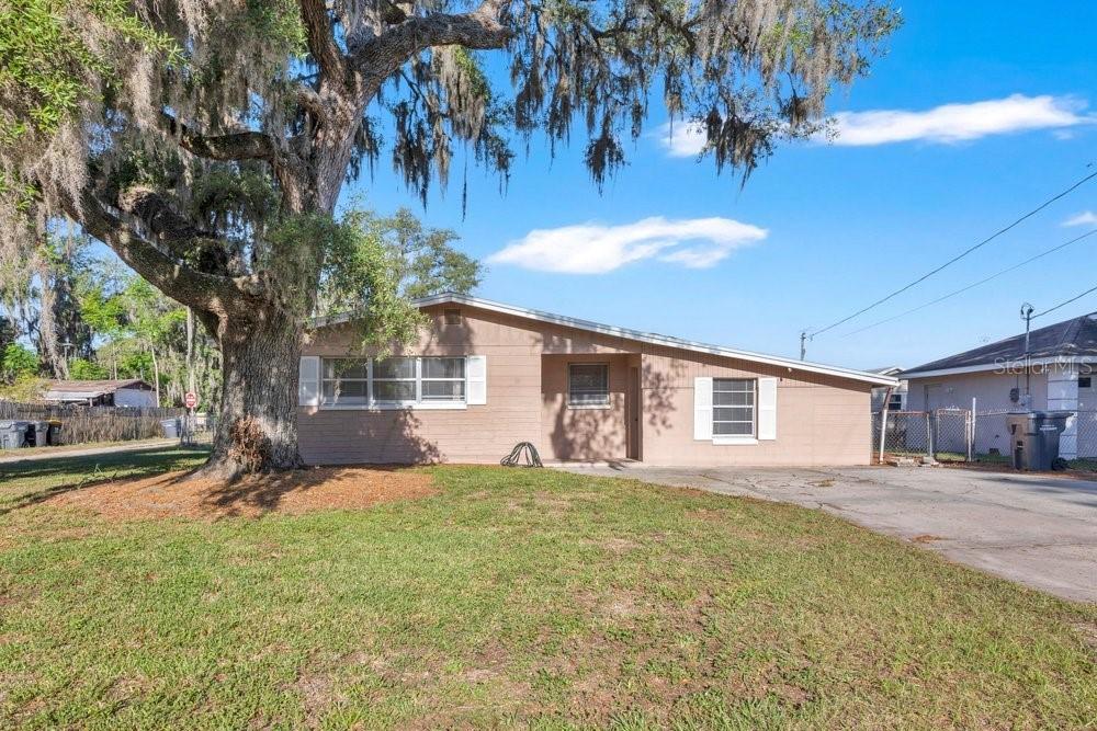 218 Dennis Ave., Winter Haven, FL 33880