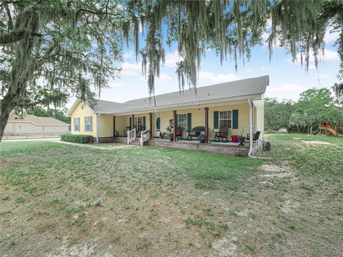23 Oakwood Rd, Winter Haven, FL 33880