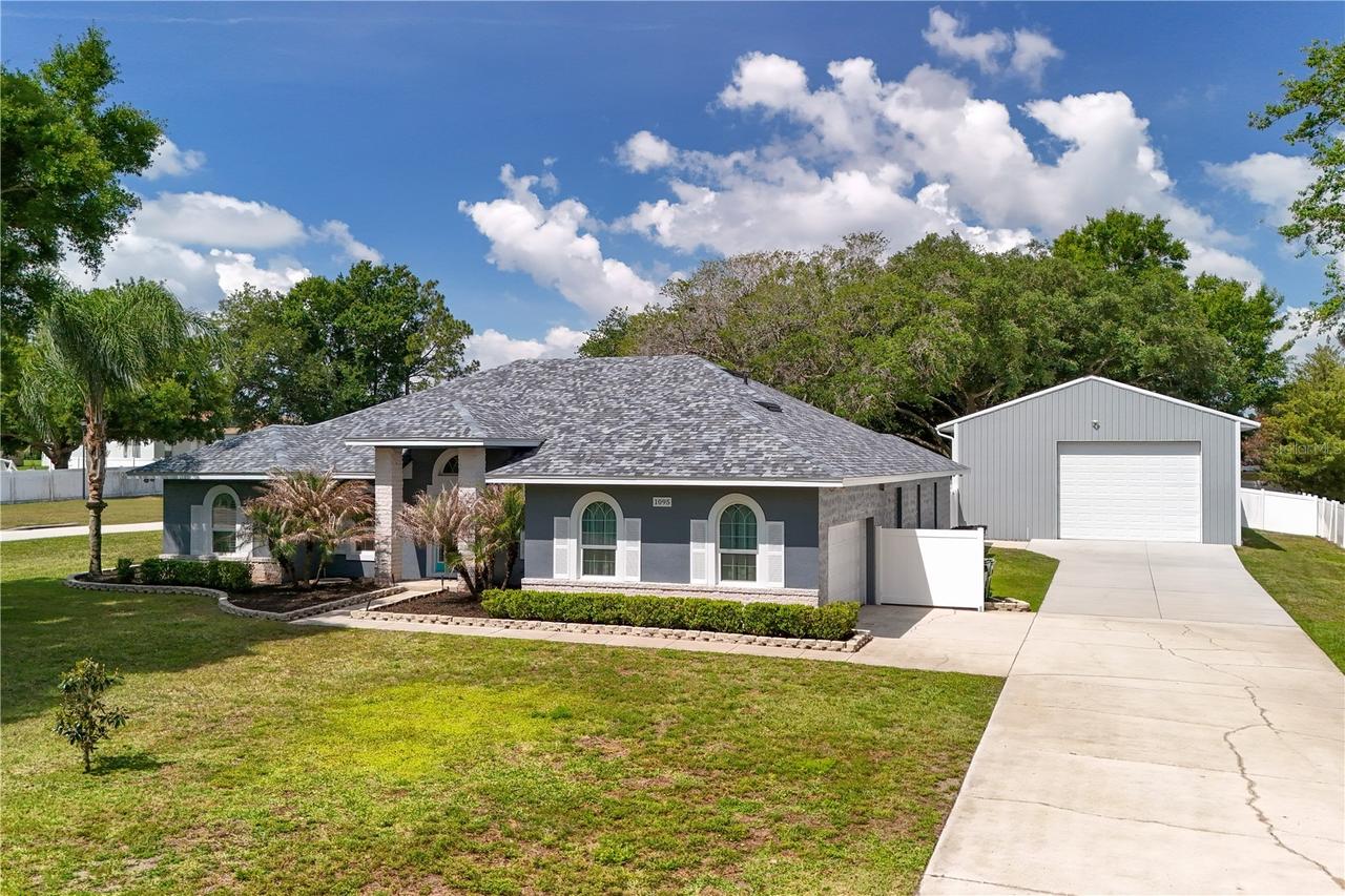 1095 W Lake Hamilton Dr., Winter Haven, FL 33881