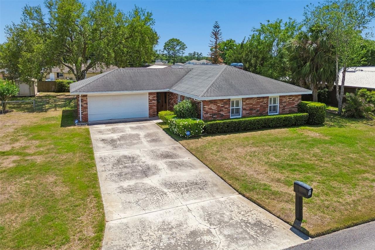 317 Greenwoods Dr., Lakeland, FL 33813