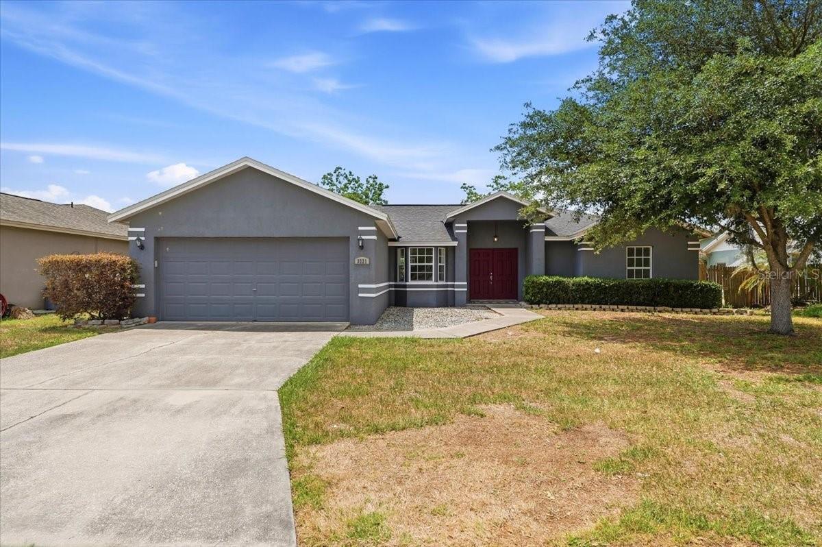 3221 Merlot Dr., Lakeland, FL 33811
