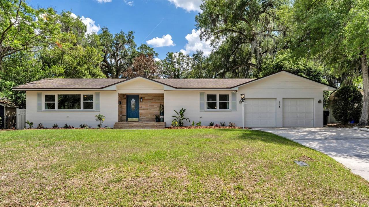 208 Prado Pl., Lakeland, FL 33803