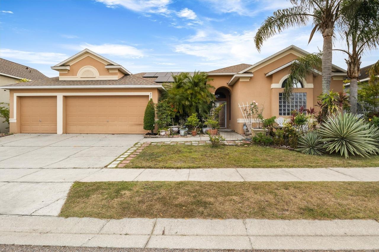 428 Coventry Rd., Davenport, FL 33897