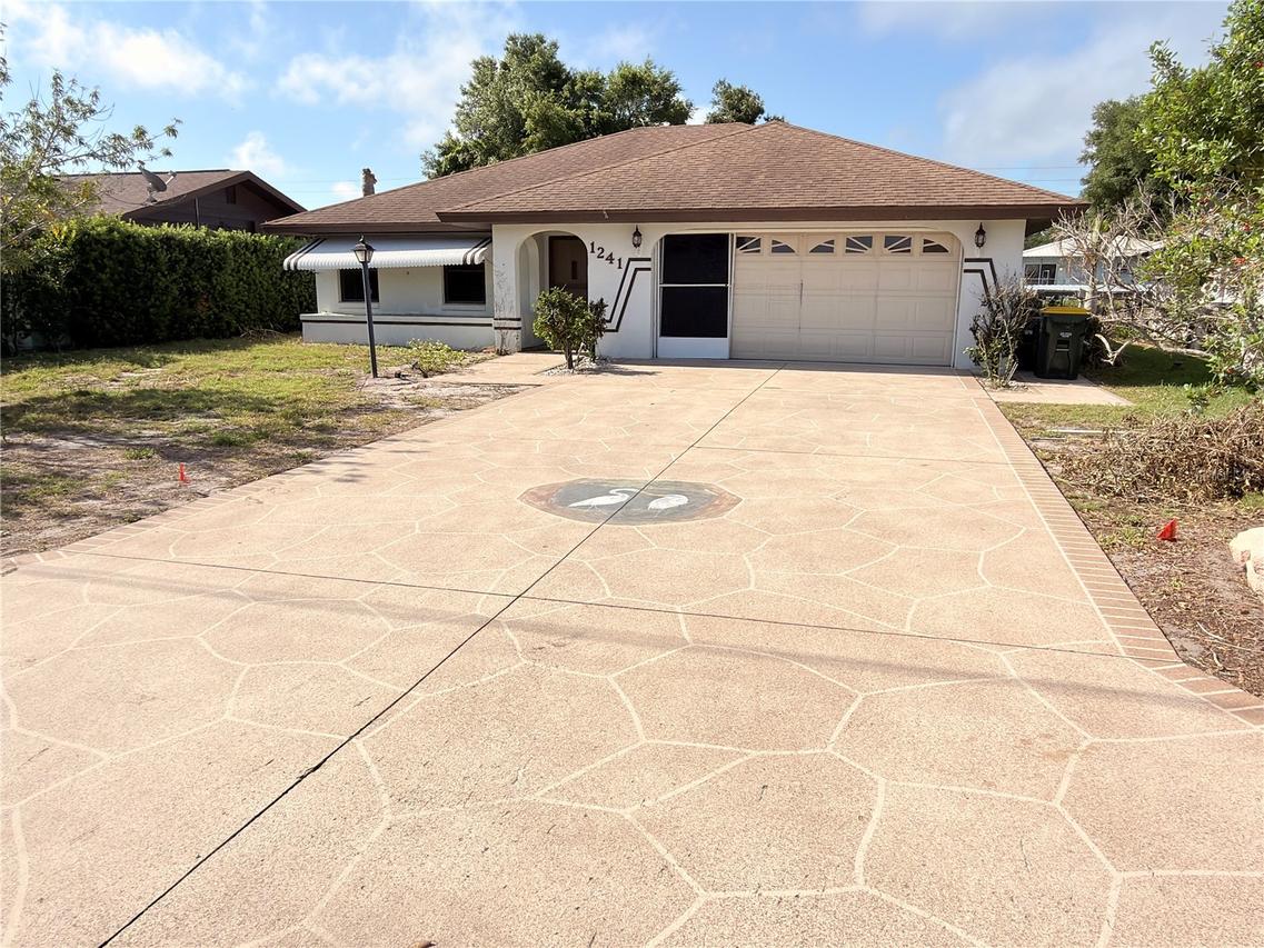 1241 Shamrock Dr., Sebring, FL 33875