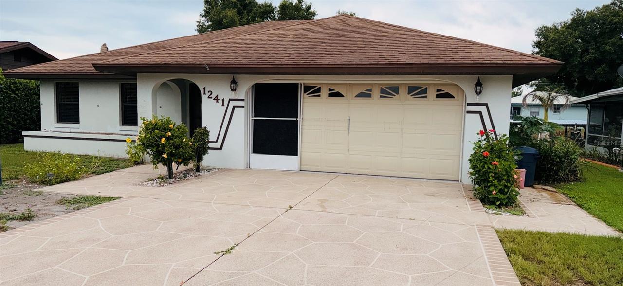 1241 Shamrock Dr., Sebring, FL 33875