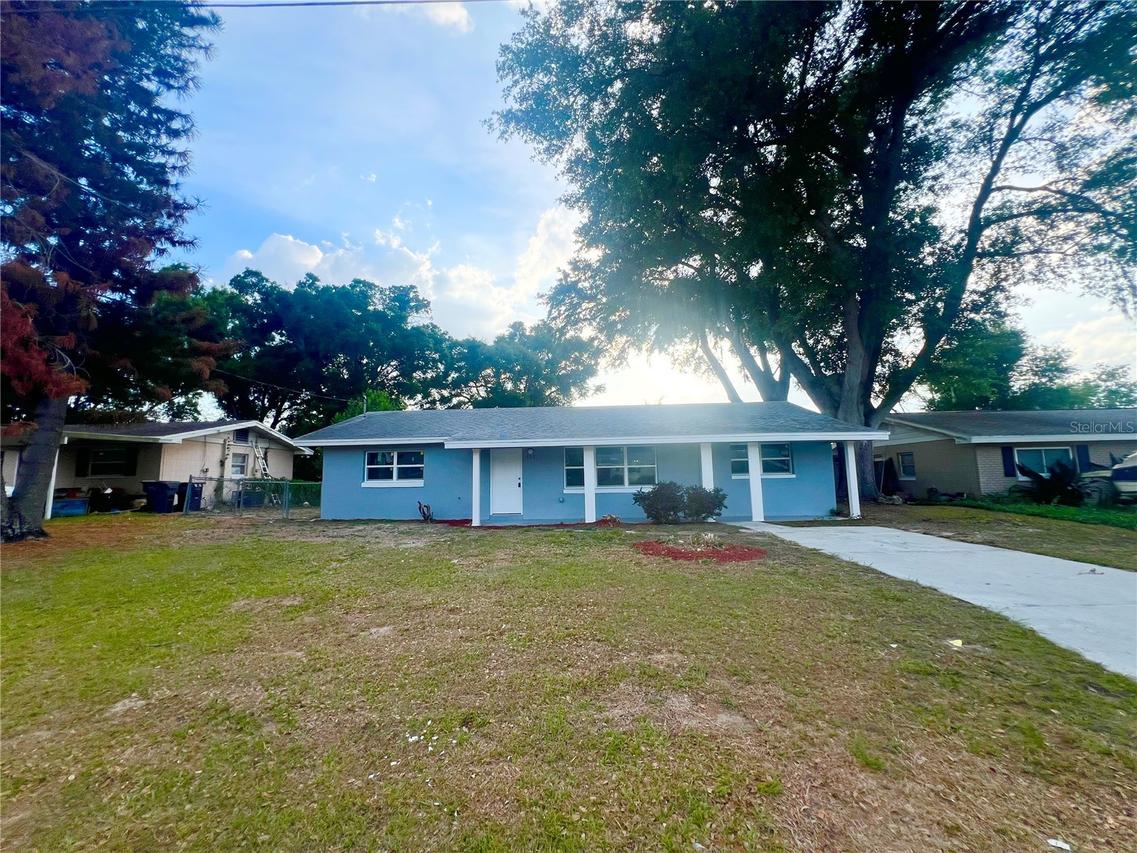 137 Lowell Rd., Winter Haven, FL 33884