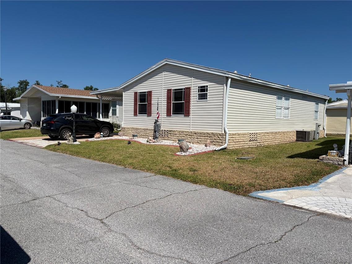 212 York Cottage Dr., Haines City, FL 33844