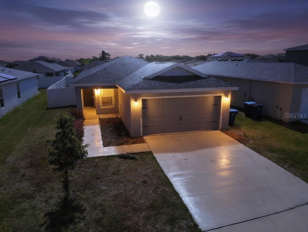 1923 Golden Beak Dr., Eagle Lake, FL 33839