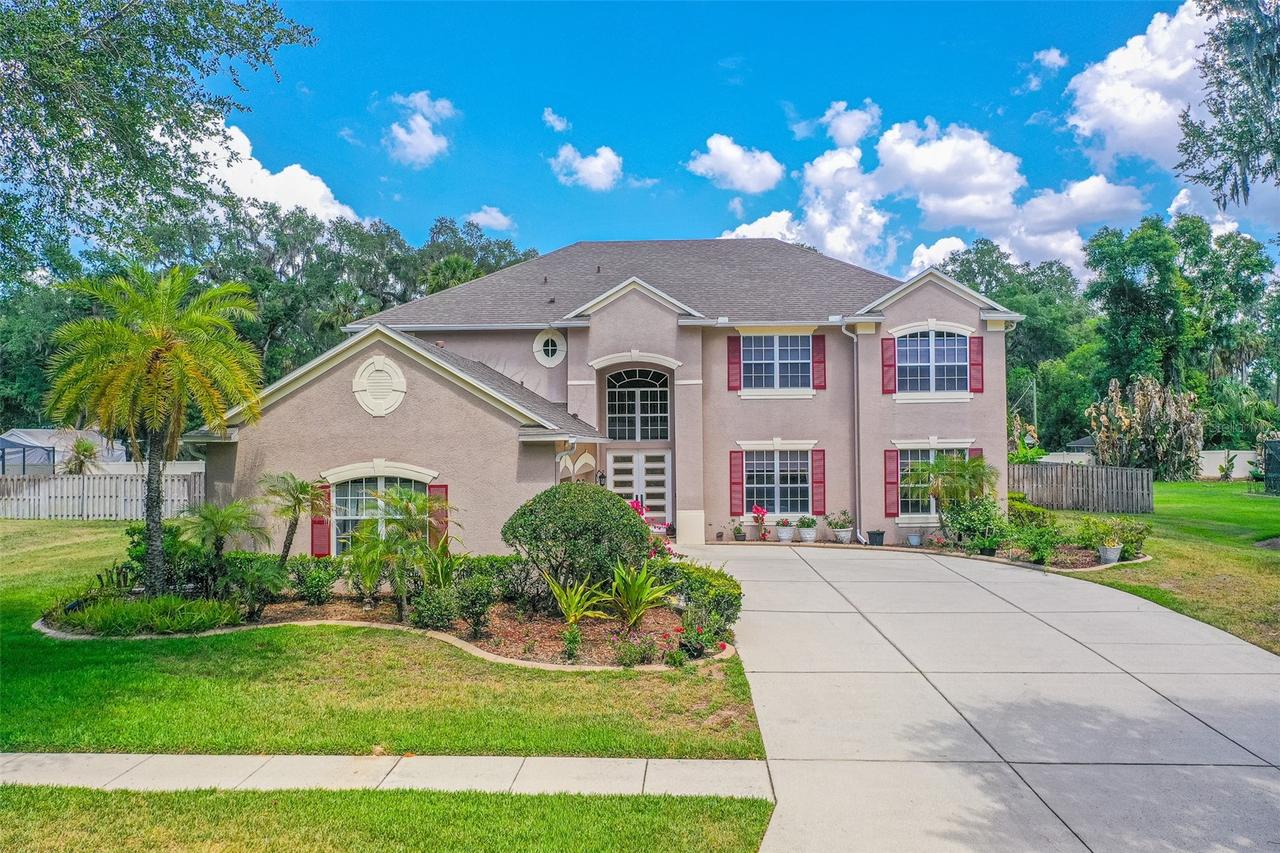 915 Hickory Fork Dr., Seffner, FL 33584