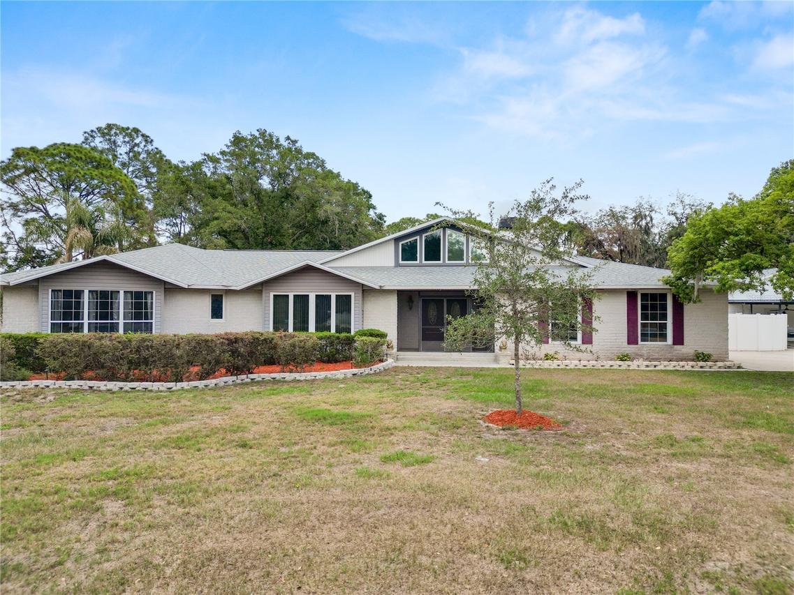 6230 Forestwood Dr., Lakeland, FL 33811