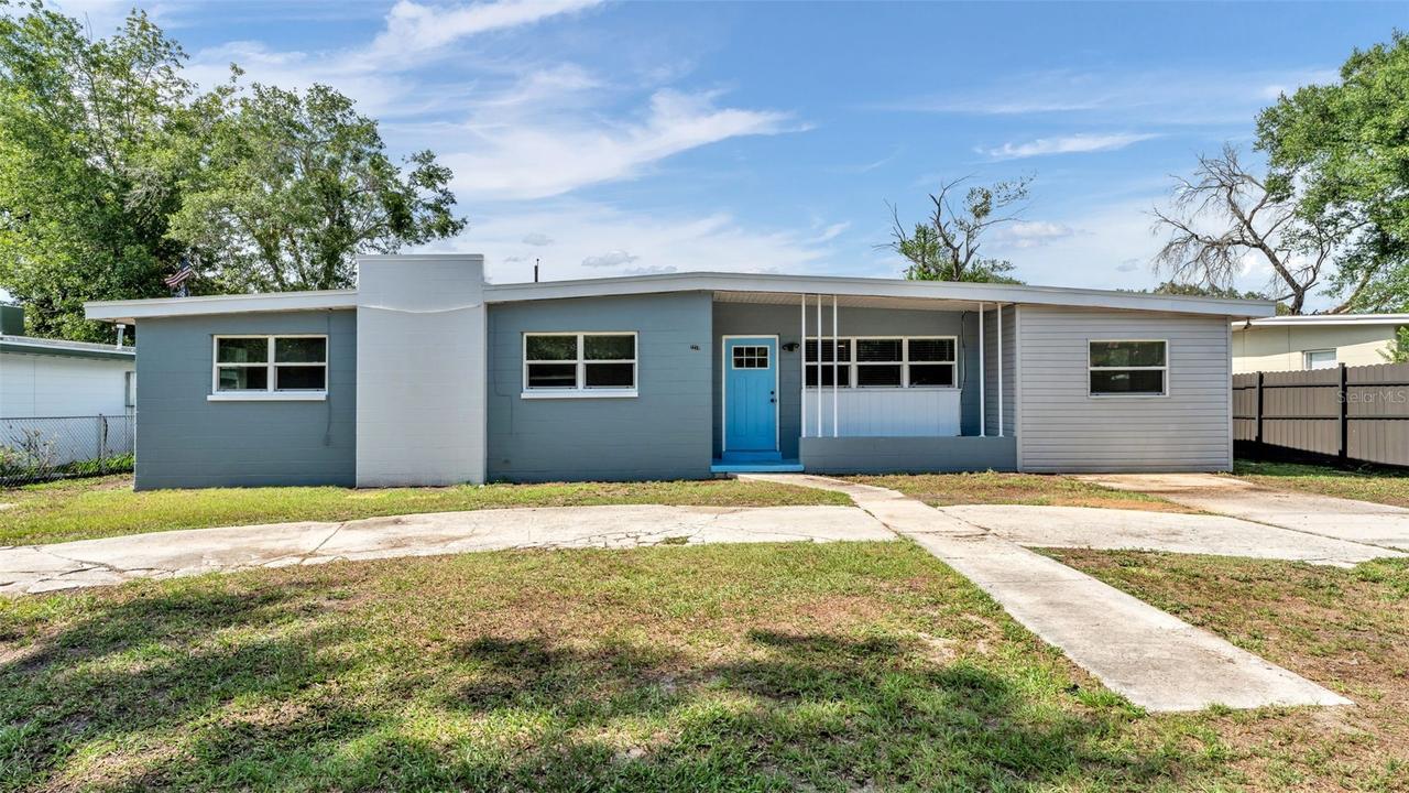 2270 S Crystal Lake Dr., Lakeland, FL 33801