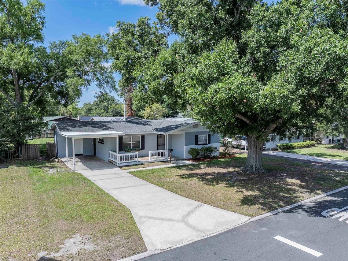 602 Carey Pl., Lakeland, FL 33803