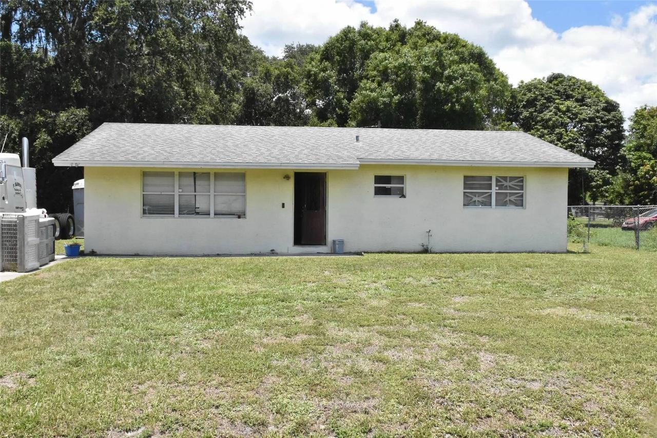 907 Pine St., Immokalee, FL 34142