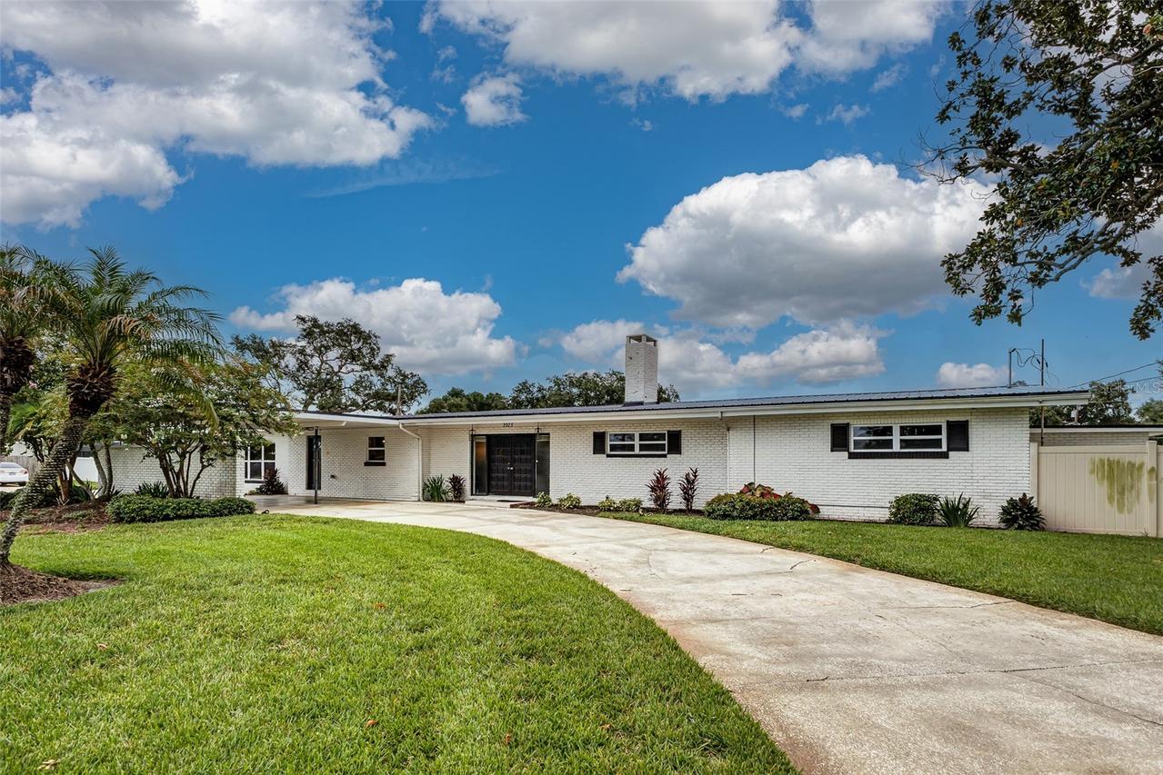 2925 E Lake Hartridge Dr., Winter Haven, FL 33881